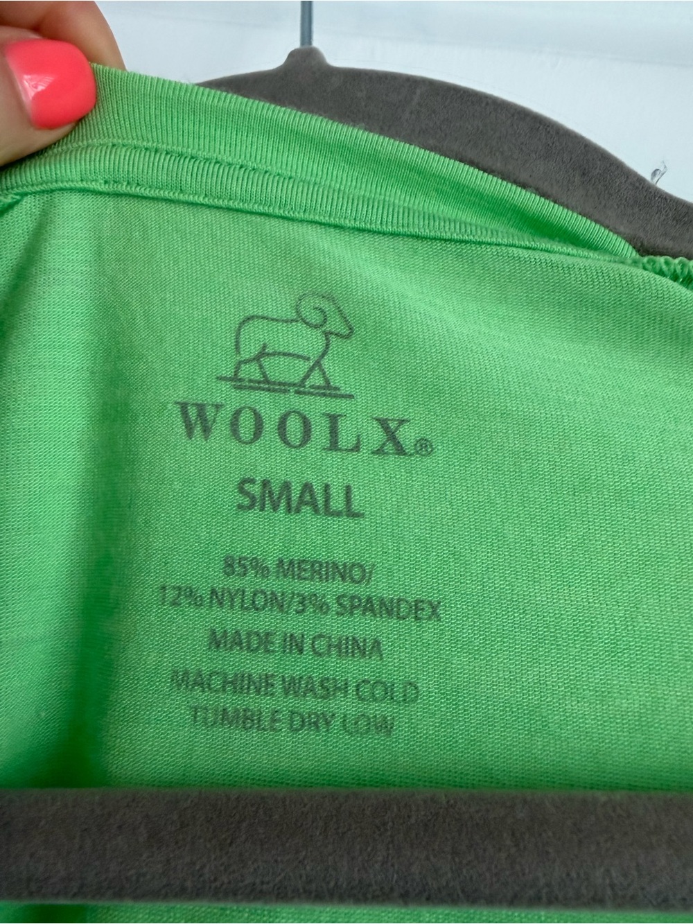 WOOLX Women’s MIA V Neck Short Sleeve Tee Lime Green Size Small - Picture 5 of 7